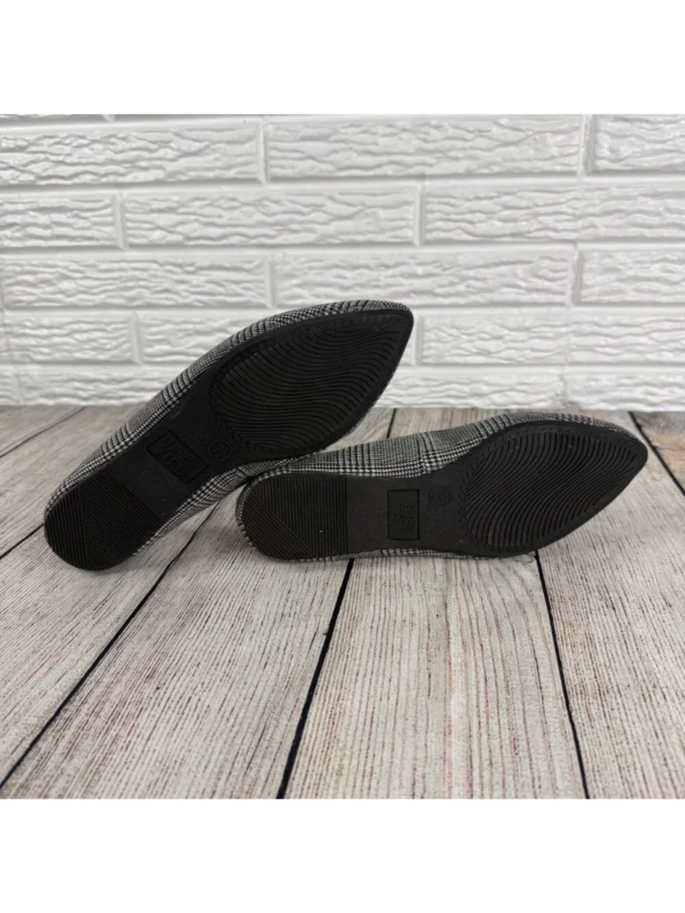 Time and Tru Pointed Toe Flats Black White Houndstooth Fabric Pattern Size 7.5